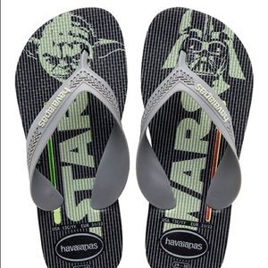 Havaianas! ☀️ Rare Star Wars Flip Flops.